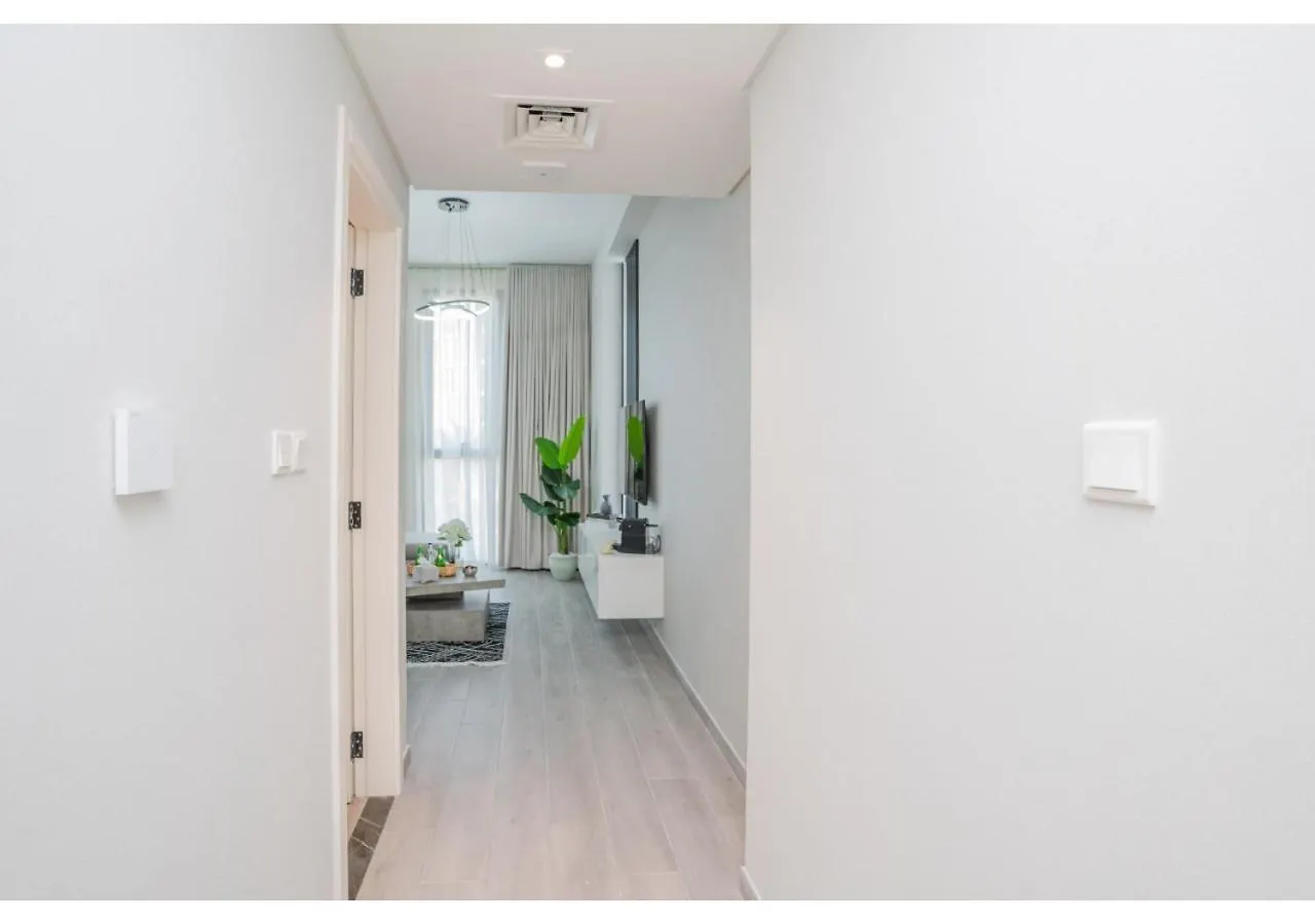 Contemporary 1Br With Relaxing Views In Noor 1 By Vibel Apartment Dubai